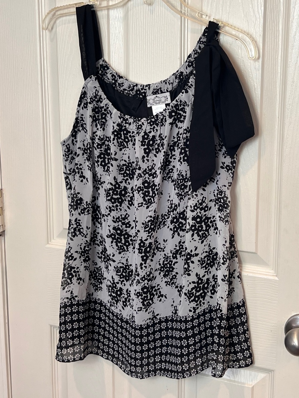 Trixxi 2000s Y2K Floral Tank Top XL Black White Accent Bow Strap Lined Top
